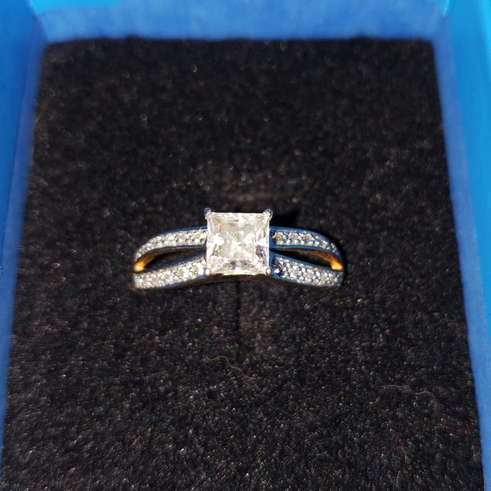 HSN Absolute Diamond split shank size 9